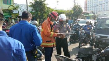 Tabrakan  Hebat di Ngampilan, 2 Sepeda Motor Terbakar